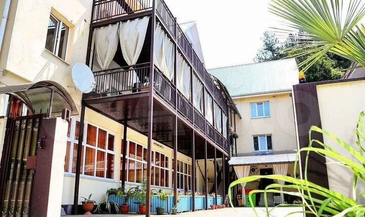 Дом 600 м² на участке 6 сот.