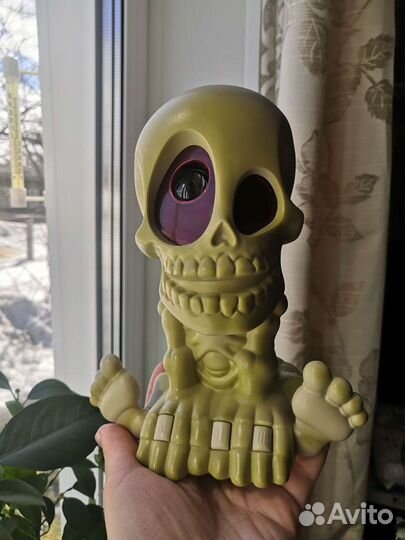 Джонни Череп с двумя бластерами Johnny the Skull