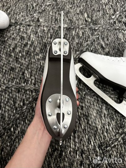 Коньки фигурные