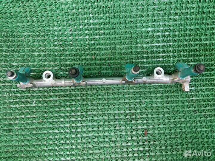 Топливная рампа с форсунками Toyota Camry XV30