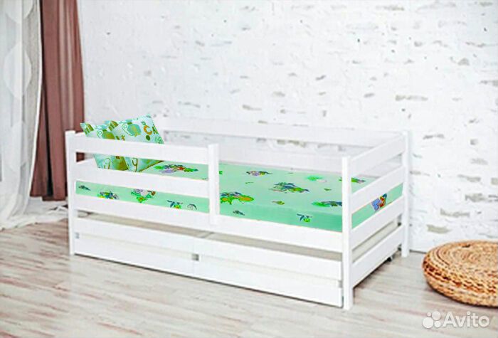 Кроватка для малыша с бортиком из массива софа эко