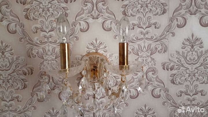 Люстра хрустальная и бра