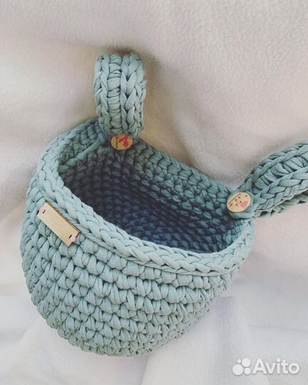 Органайзер на кроватку вязаный подвесной