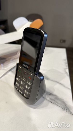 Кнопочный телефон Philips InTouch E227