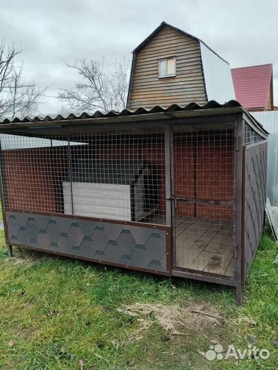 Вольер для собак с будкой