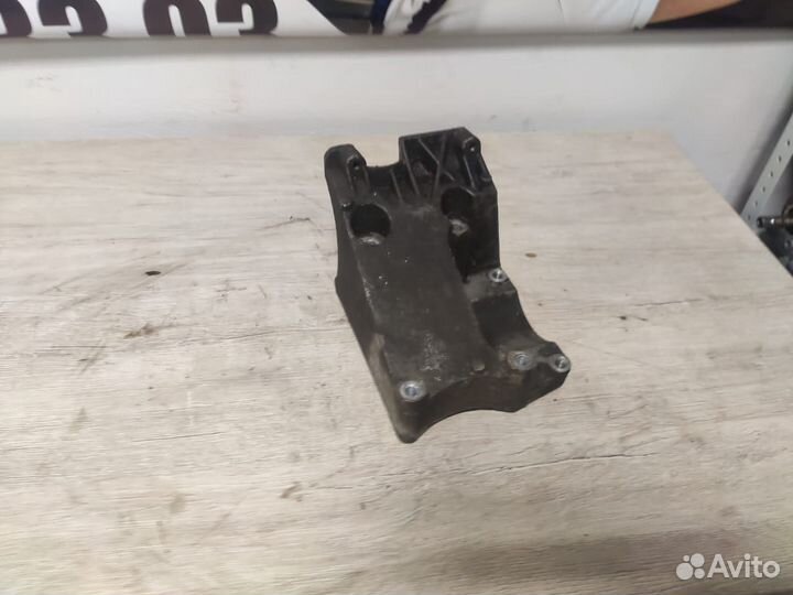 Кронштейн компрессора Форд Фокус2 1.6