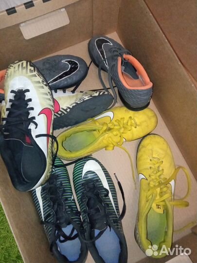 Детские футбольные бутсы