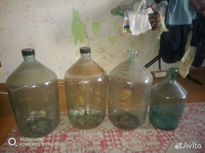 Бутыли бод вино. 3-20лит,1-10 лит