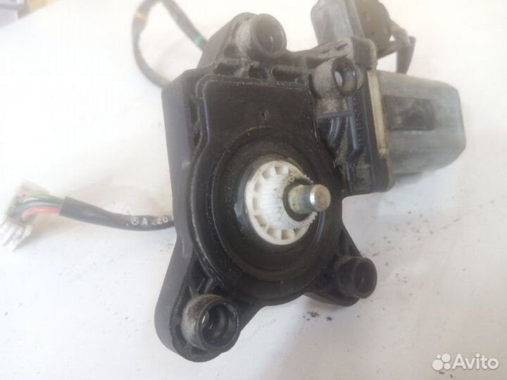 Мотор стеклоподъемника передний правый Mercedes