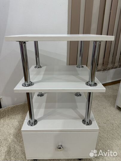 Маникюрная тумбочка