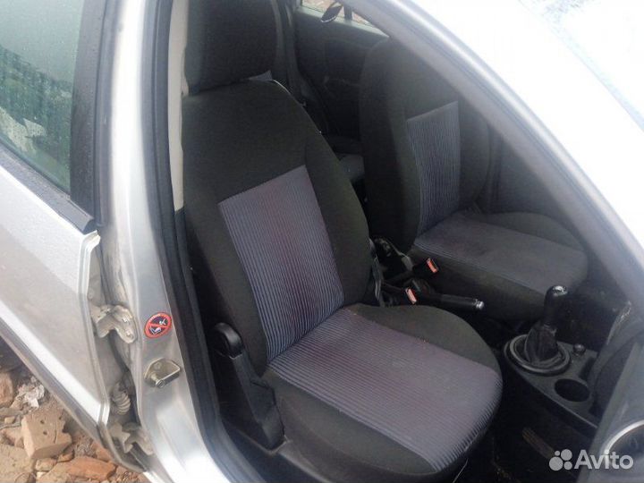 Комплект сидений Ford Fusion 1.4 2007 (б/у)