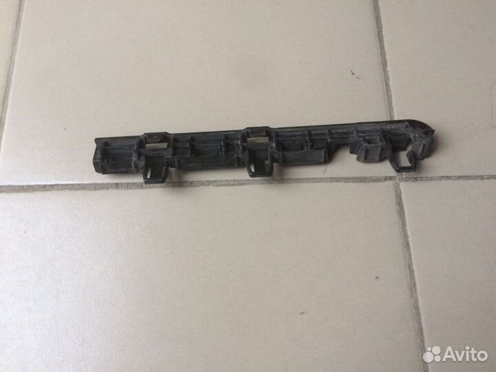 BMW F10 Кронштейн крепления крыла с Японии