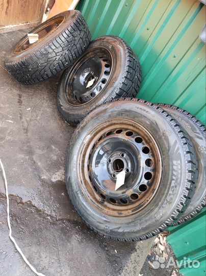 Roadstone Winguard Spike 195/65 R15 95