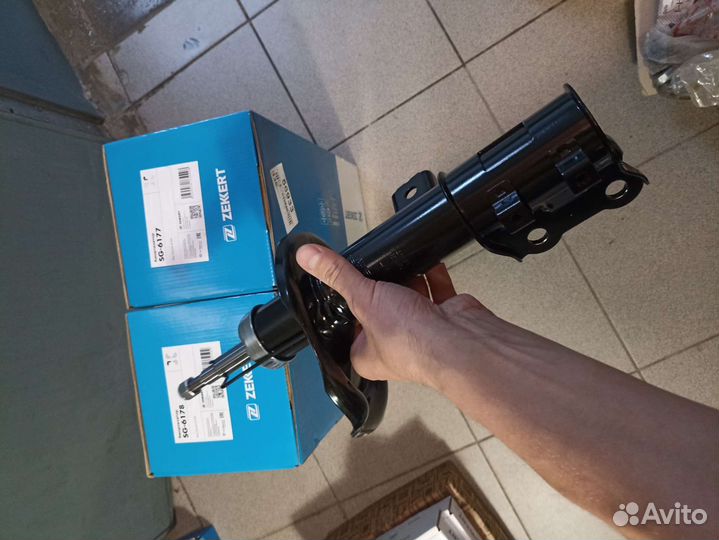 Амортизатор передний Kia Cerato2