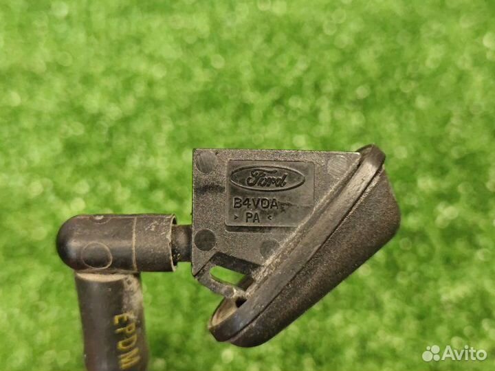 Форсунки омывателя лобового стекла Ford Focus 2