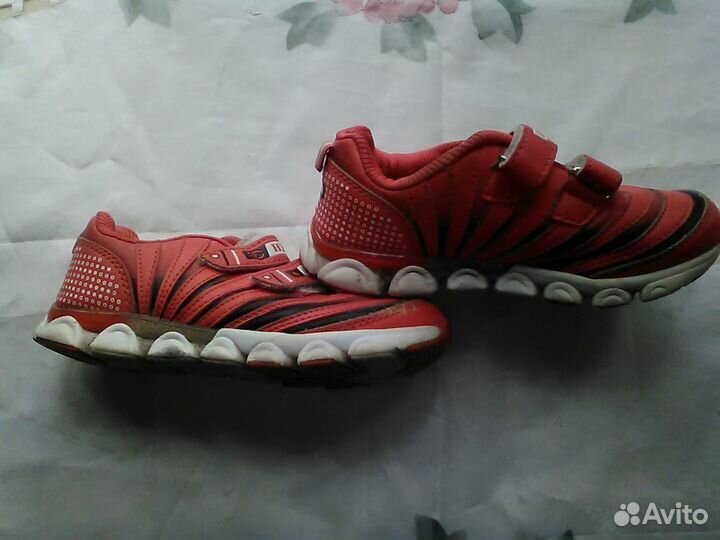 Кроссовки детские