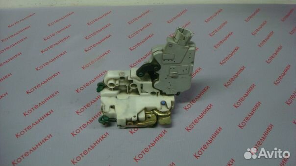 Nissan 80502-2F900 Замок передний правый