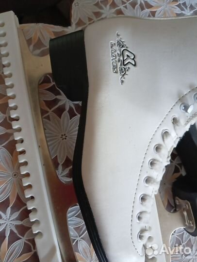 Коньки фигурные