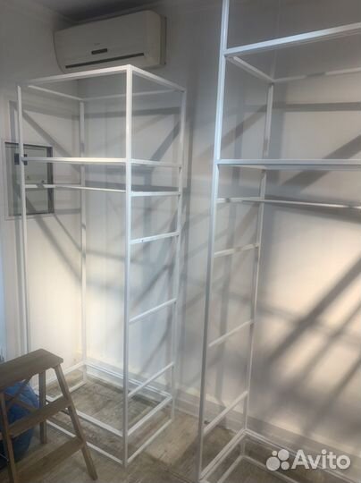 Стеллаж металлический, стеклянные полки