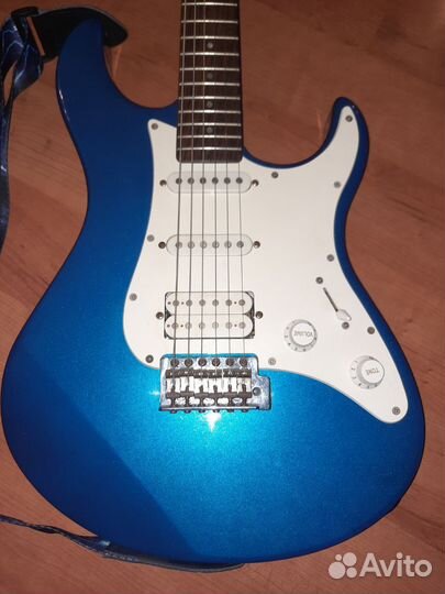 Электрогитара Yamaha pacifica 012