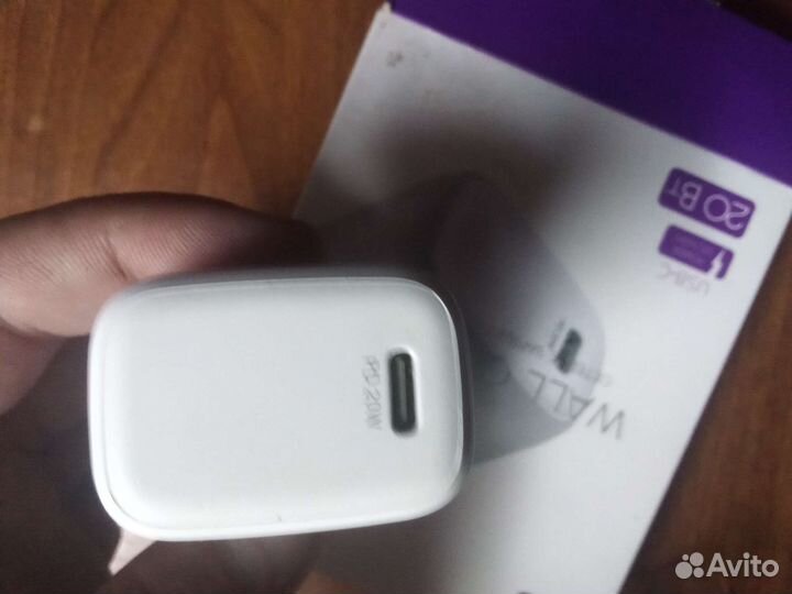 Зарядное устройство на iPhone