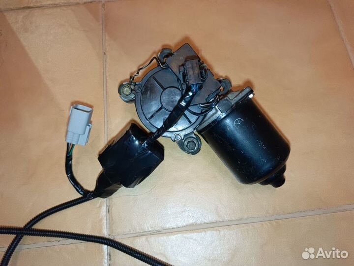 Мотор стеклоочистителя Toyota Land Cruiser 80 Лев