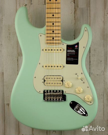 Электрогитара Fender Stratocaster USA + Аксессуары
