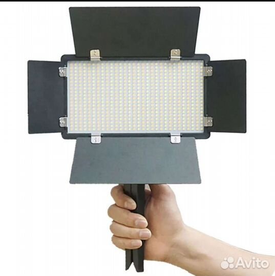 Видеосвет (диодная панель) Neewer LED U-600