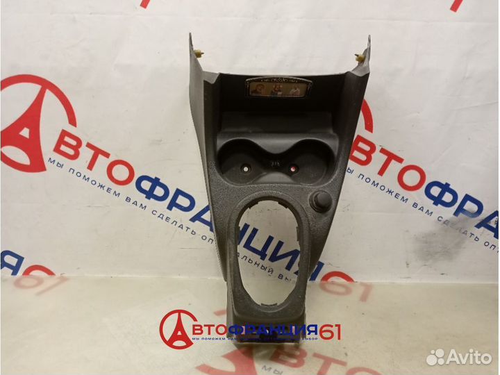 Консоль между сиденьями, 8200739454 renault logan