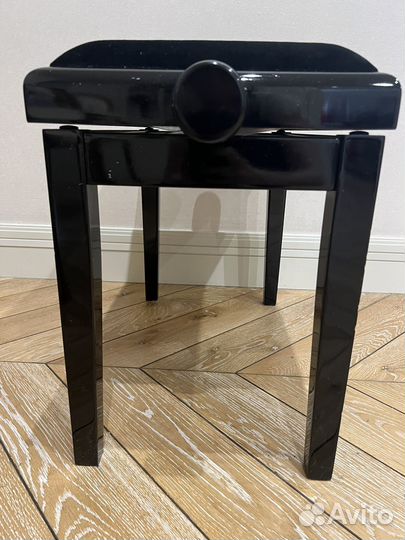 Банкетка для пианино
