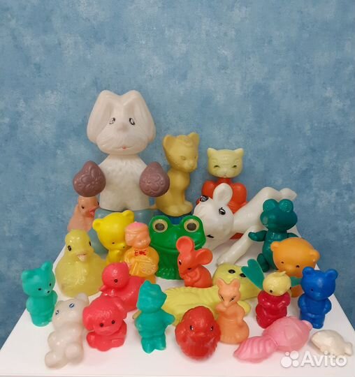 Игрушки пластмассовые много СССР