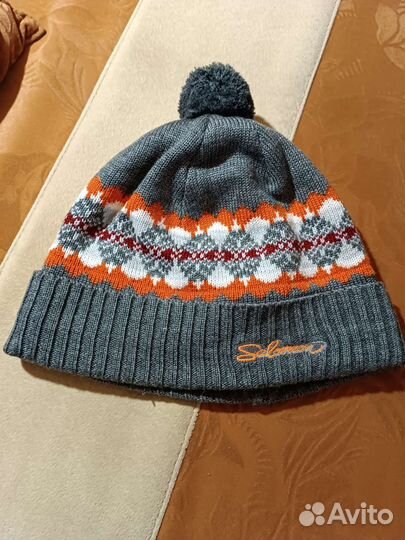 Шапки женская, платок +перчатки