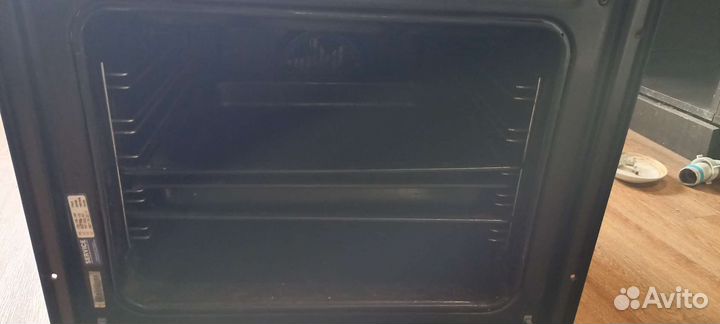 Духовой шкаф indesit бу (электрический)