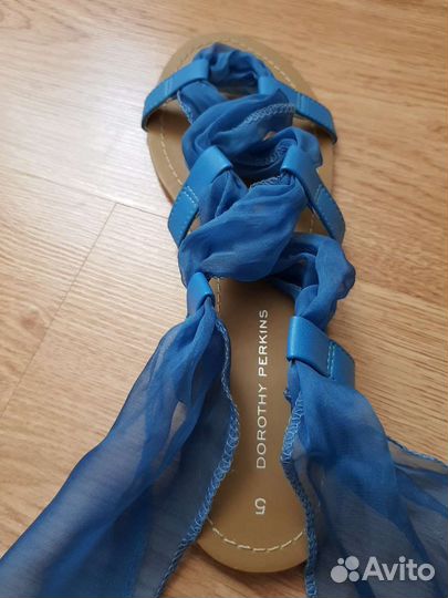 Сандалии британской марки Dorothy Perkins новые