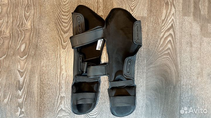 Защита для ног Leone 1947 Black Edition