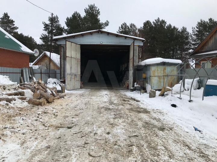 Гараж, > 30 м²