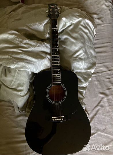 Акустическая гитара