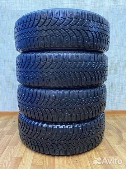 Bridgestone Blizzak Spike-01 225/65 R17