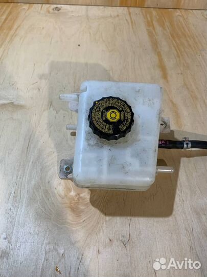 Бачок тормозной жидкости Lexus RX450h 2022