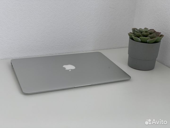 MacBook Air Core i7/8/128 гб + Photoshop