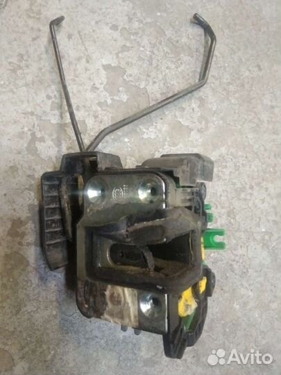 Замок передний левый Рио 3,Солярис