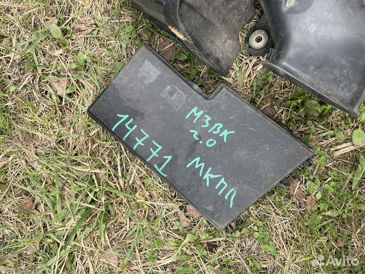 Подкапотный пластик мазда 3 bk 2.0 воздушный