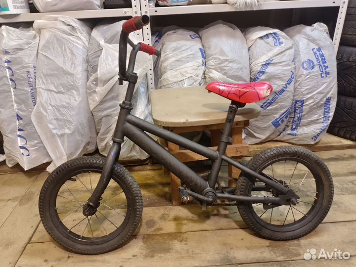 Детский двух колесный велосипед