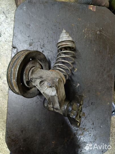 Кронштейн ролика натяжителя ремня Volvo FL 10