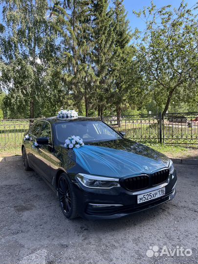 Свадебное украшение на машину