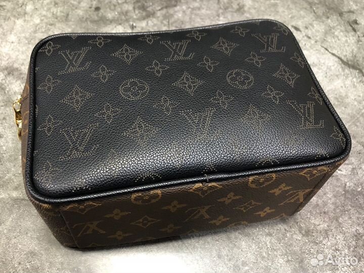 Сумка Louis Vuitton из кожи канва