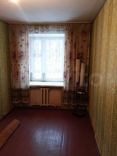 Комната 27 м² в 3-к., 1/3 эт.