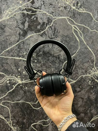 Без проводные наушники Marshall