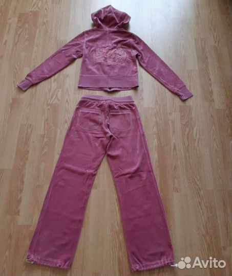 Трикотажный костюм с кепкой