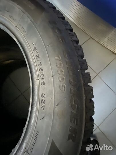 Bridgestone Ice Cruiser 7000 215/65 R16 98T